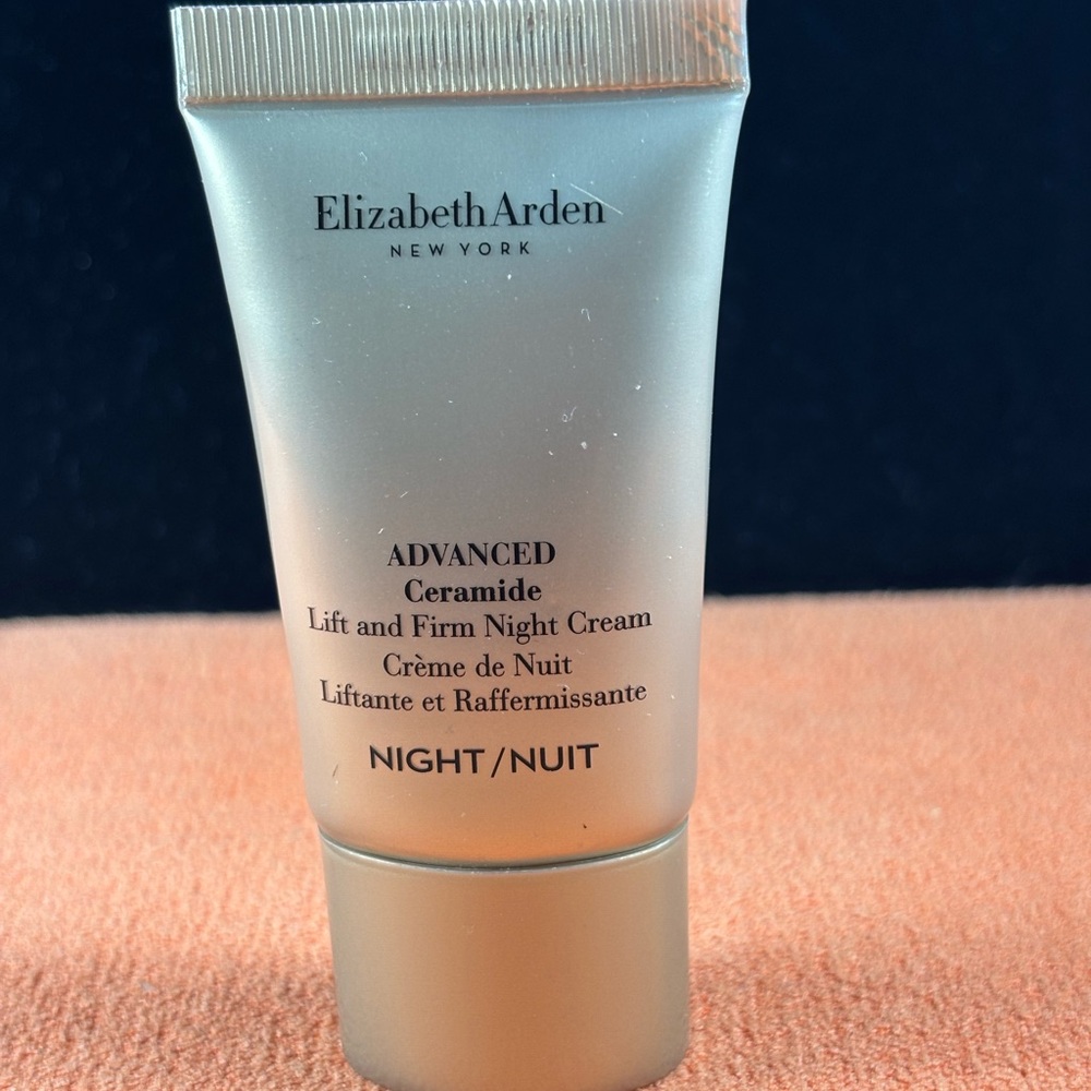 Elizabeth Arden Advanced Ceramide Night Cream in Silver